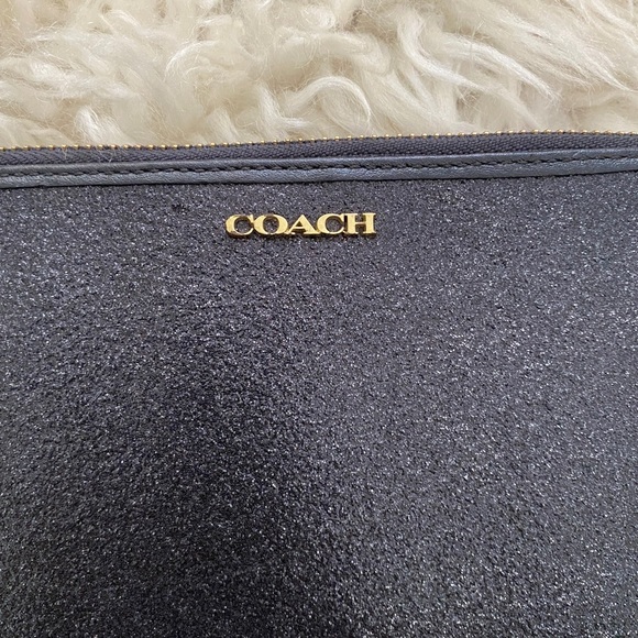 Coach wristlet - Picture 3 of 7